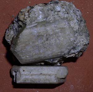 Ortosa en macla de Carlsbad (Zarzalejo)